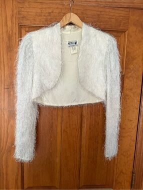 Vintage New Leaf White Cropped Bolero Jacket Eyelash Fringed Shrug Size 4